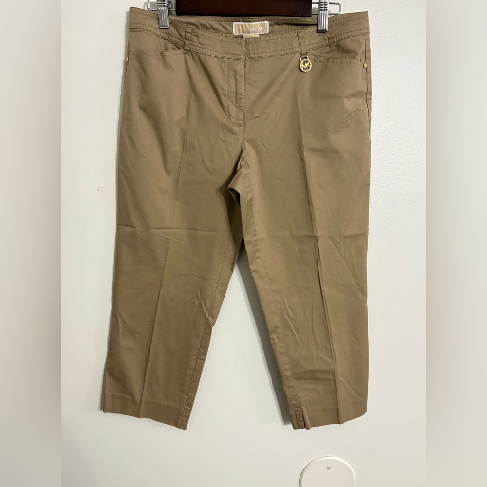 Michael Kors Tan women’s Capri Pants Size 8 New without tags